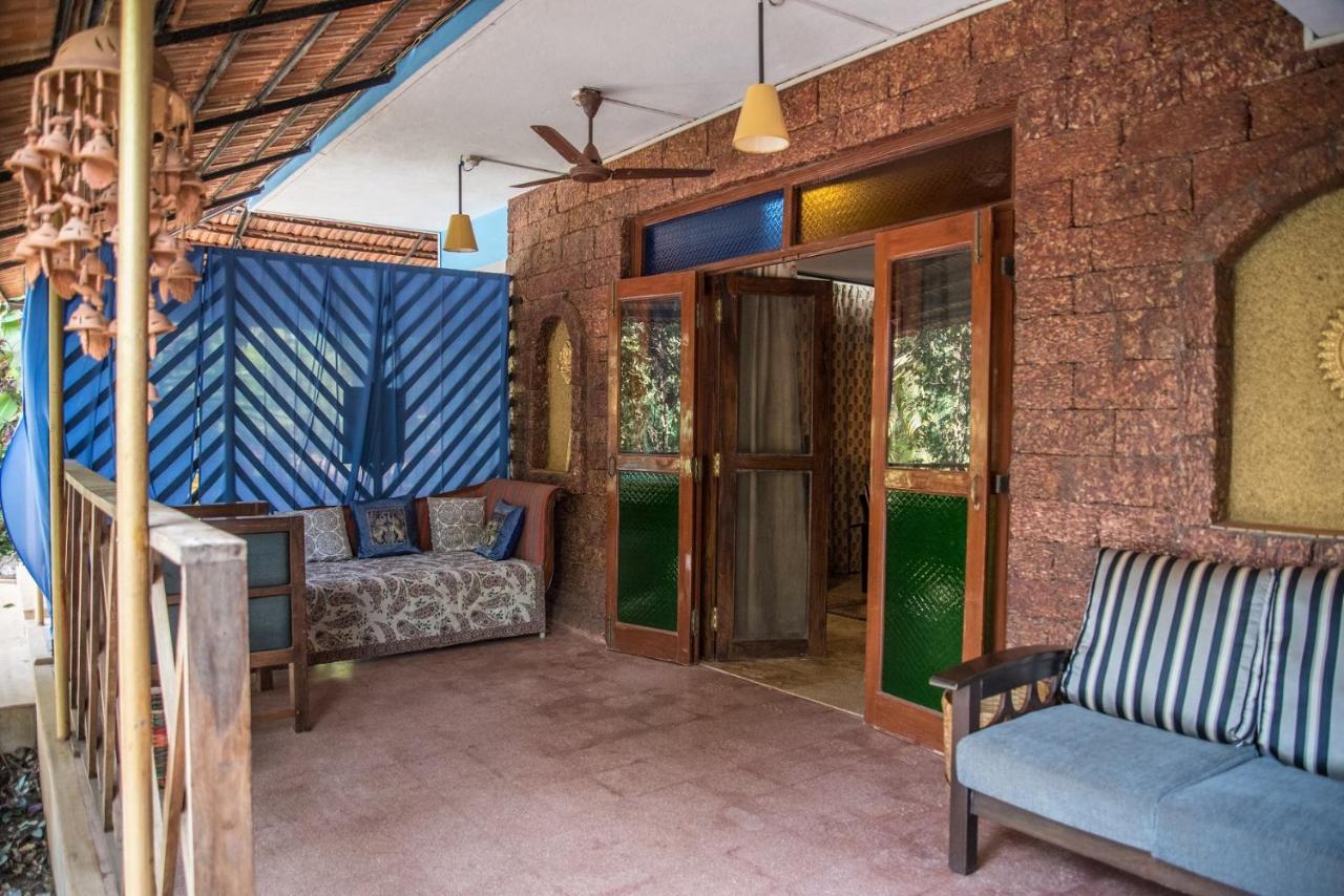 Papa Jolly Eco Resort-Near Morjim Beach Exterior foto