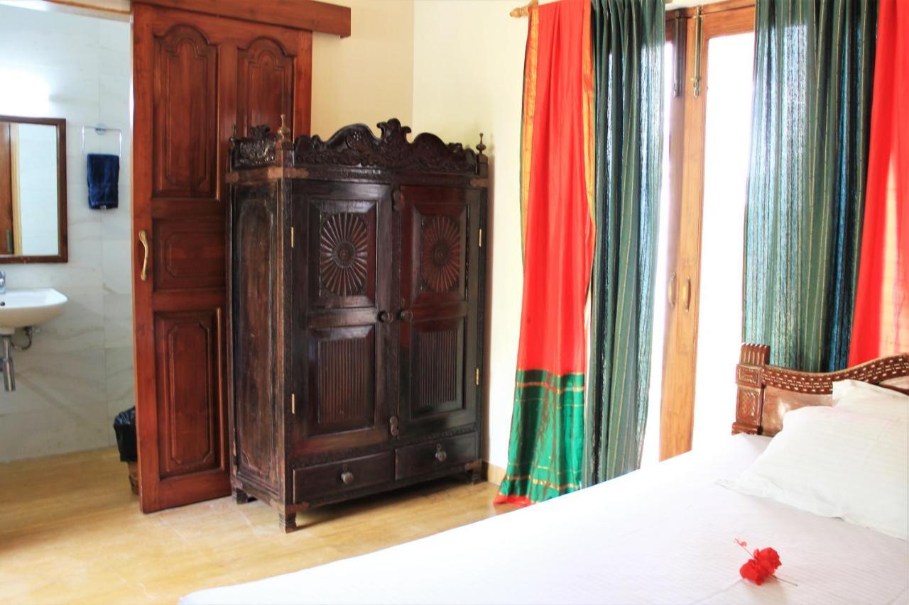 Papa Jolly Eco Resort-Near Morjim Beach Exterior foto